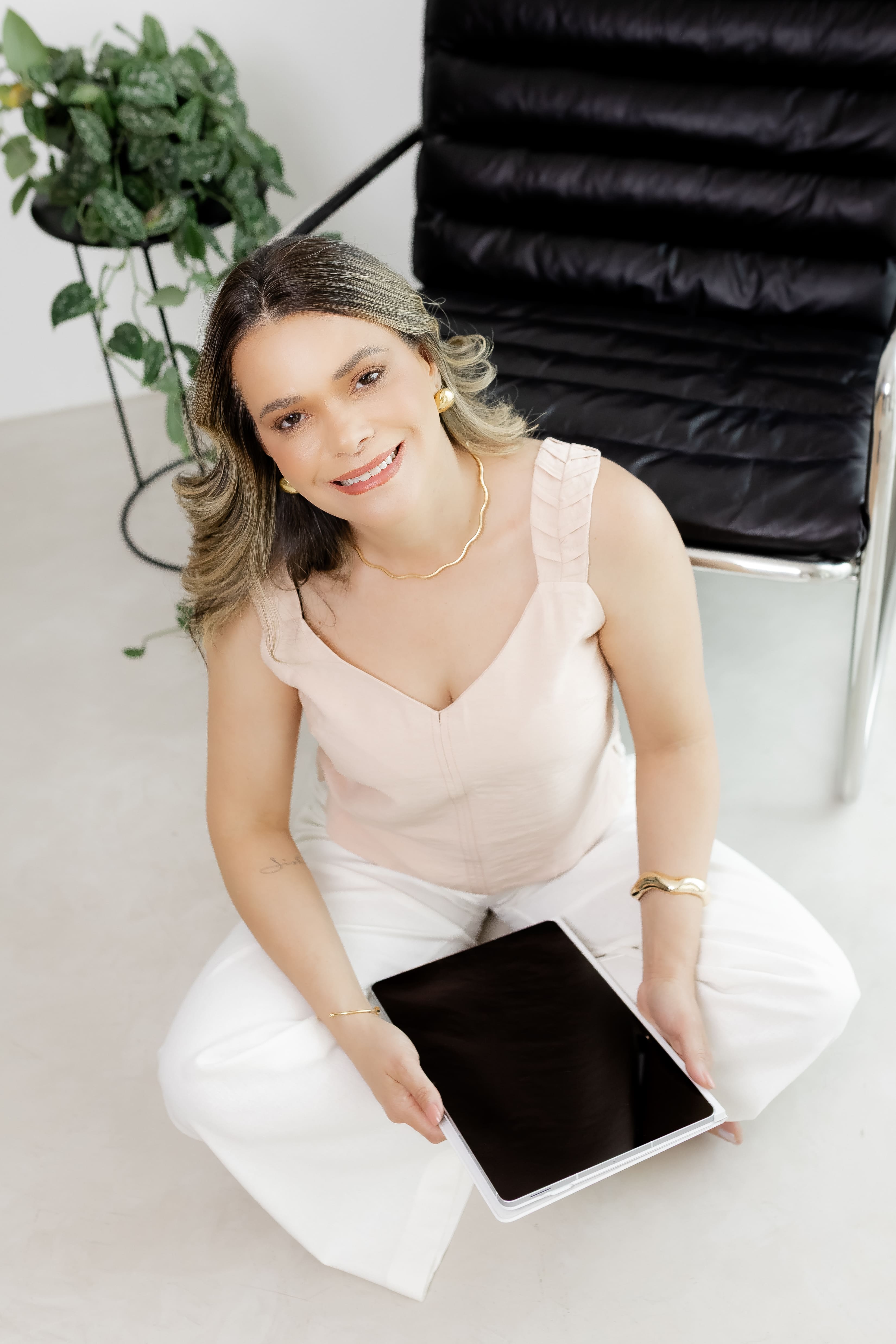 Danielle Menezes, psicóloga clínica em Brasília, em seu consultório na Asa Sul